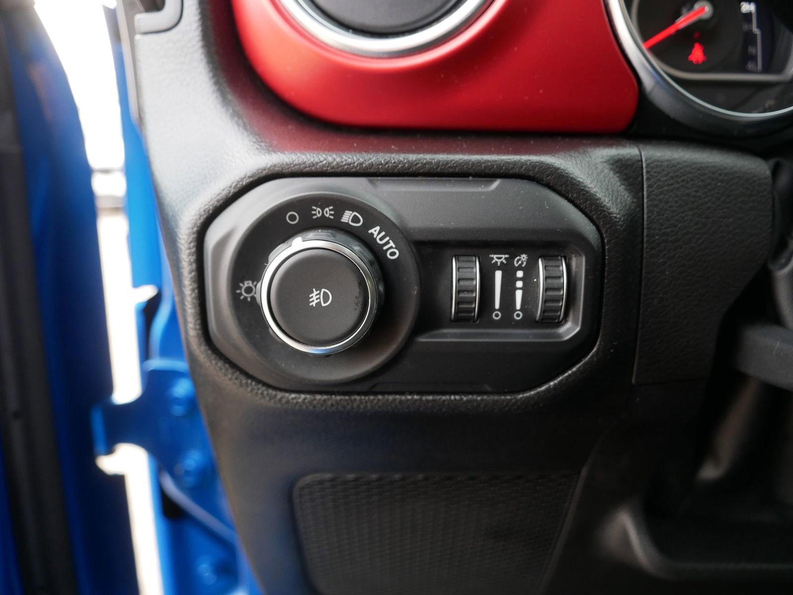 Used 2022 Jeep Wrangler Unlimited Rubicon w/ Cold Weather Group AWD/4WD image 18