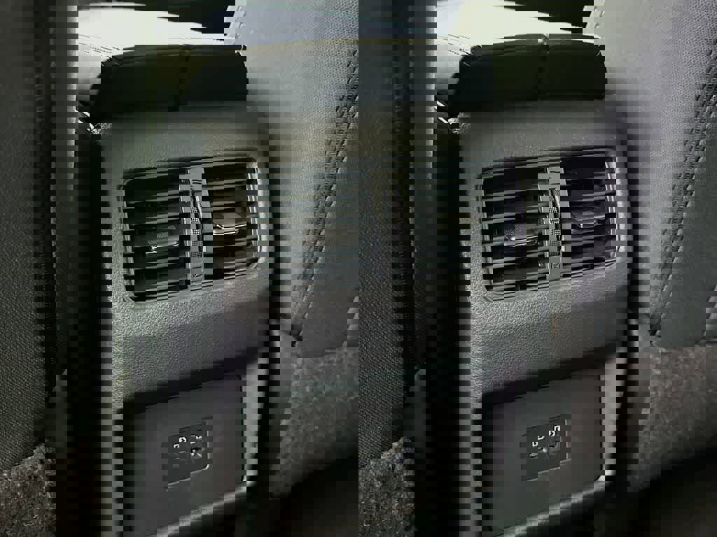 Used 2021 Nissan Rogue SV image 13