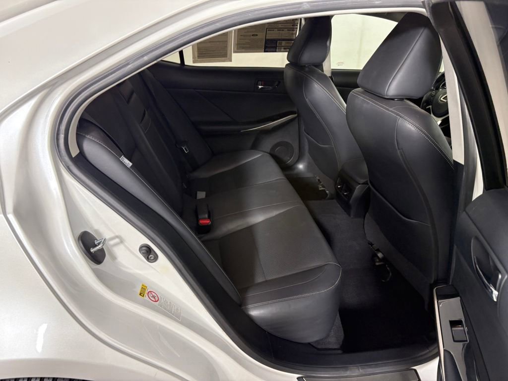 Used 2016 Lexus IS 200t image 33