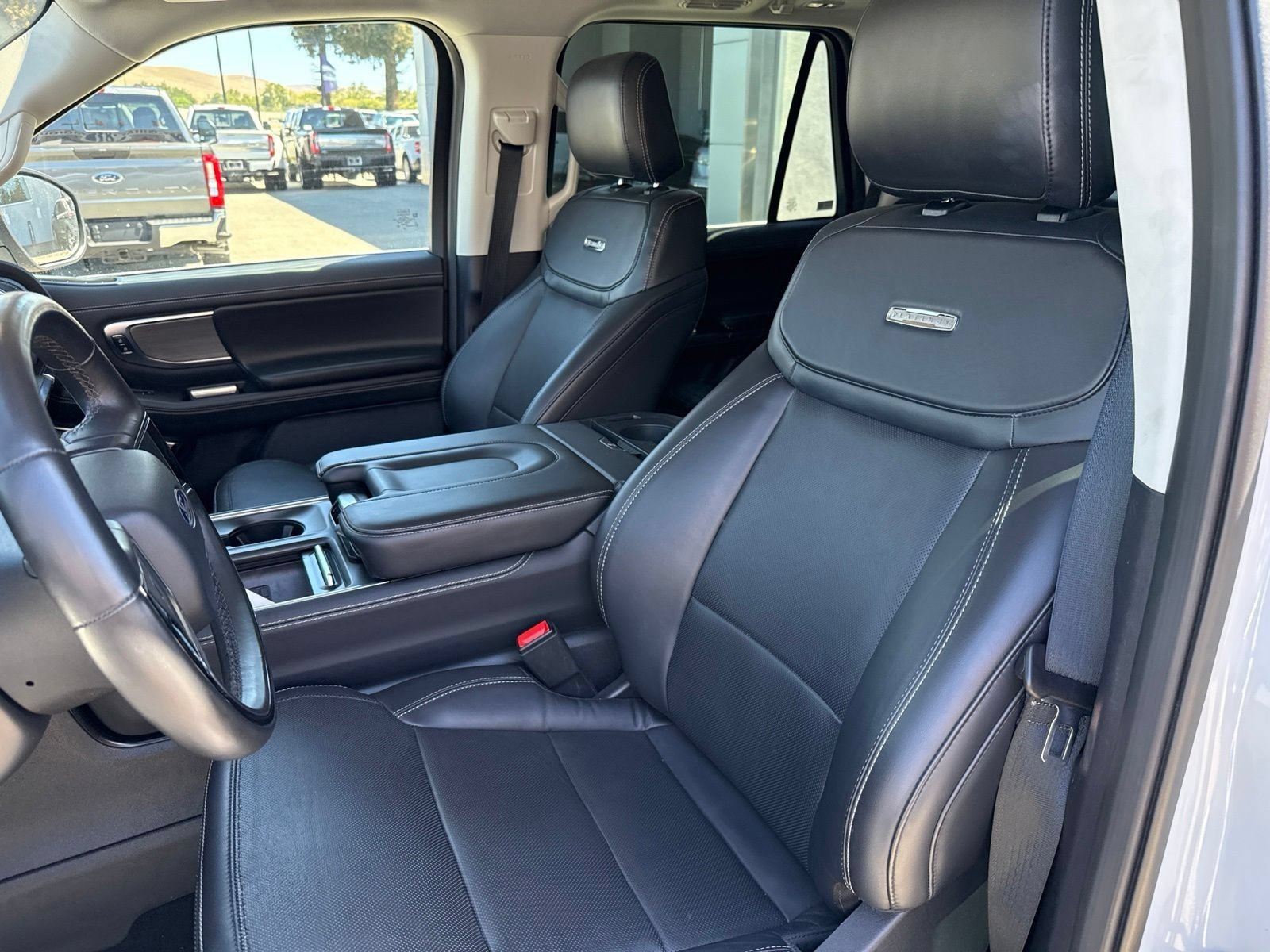 Certified 2025 Ford Expedition Platinum AWD/4WD image 10
