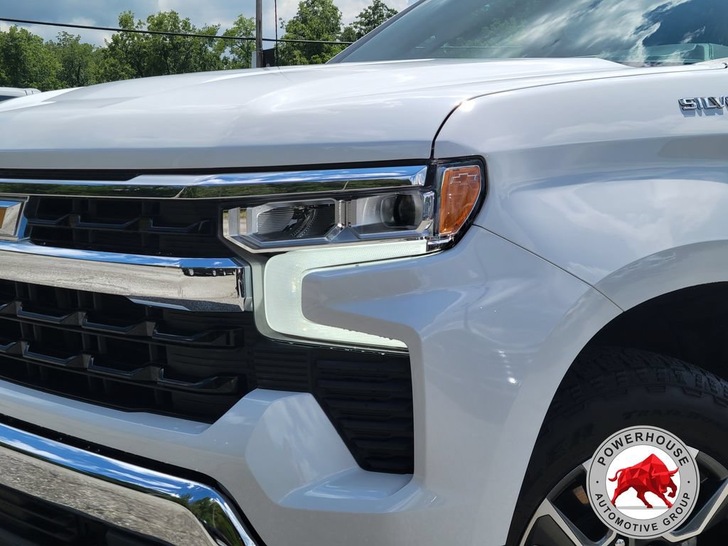 Used 2023 Chevrolet Silverado 1500 LT AWD/4WD image 11