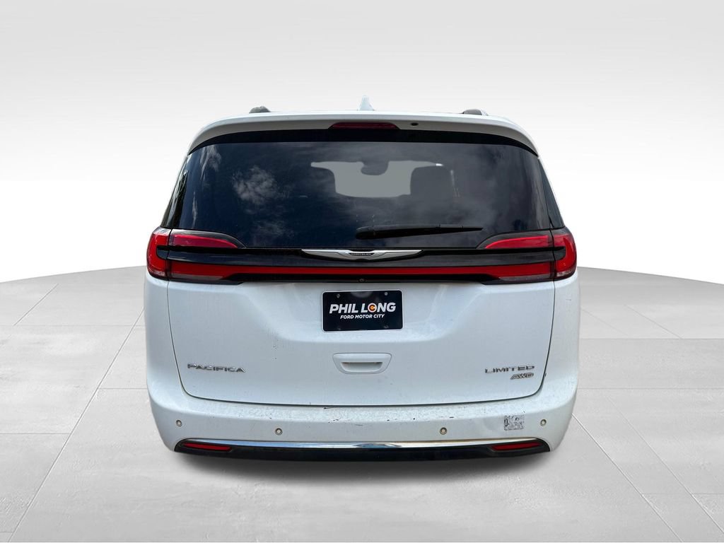 Used 2021 Chrysler Pacifica Limited w/ Premium & Safety Sphere Group AWD/4WD image 8