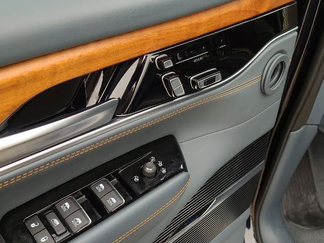 Used 2024 Jeep Grand Wagoneer Series III AWD/4WD image 23