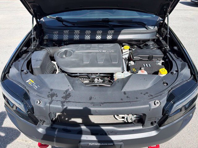 Used 2019 Jeep Cherokee Trailhawk w/ Cold Weather Group AWD/4WD image 53