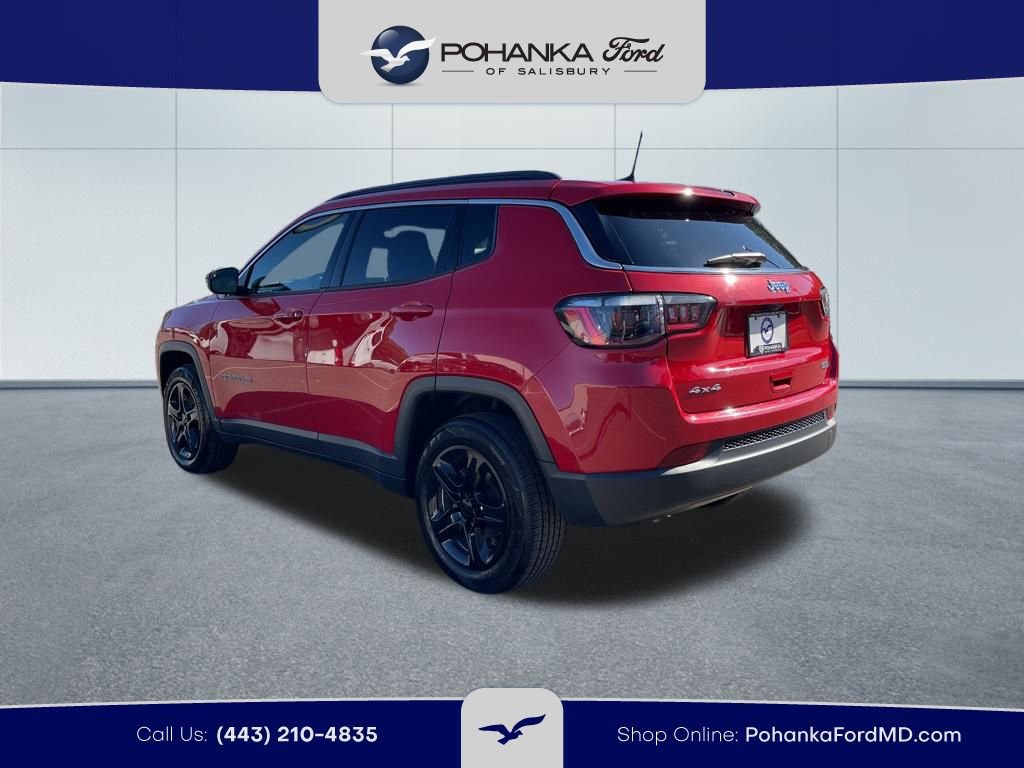 Used 2024 Jeep Compass Latitude AWD/4WD image 7