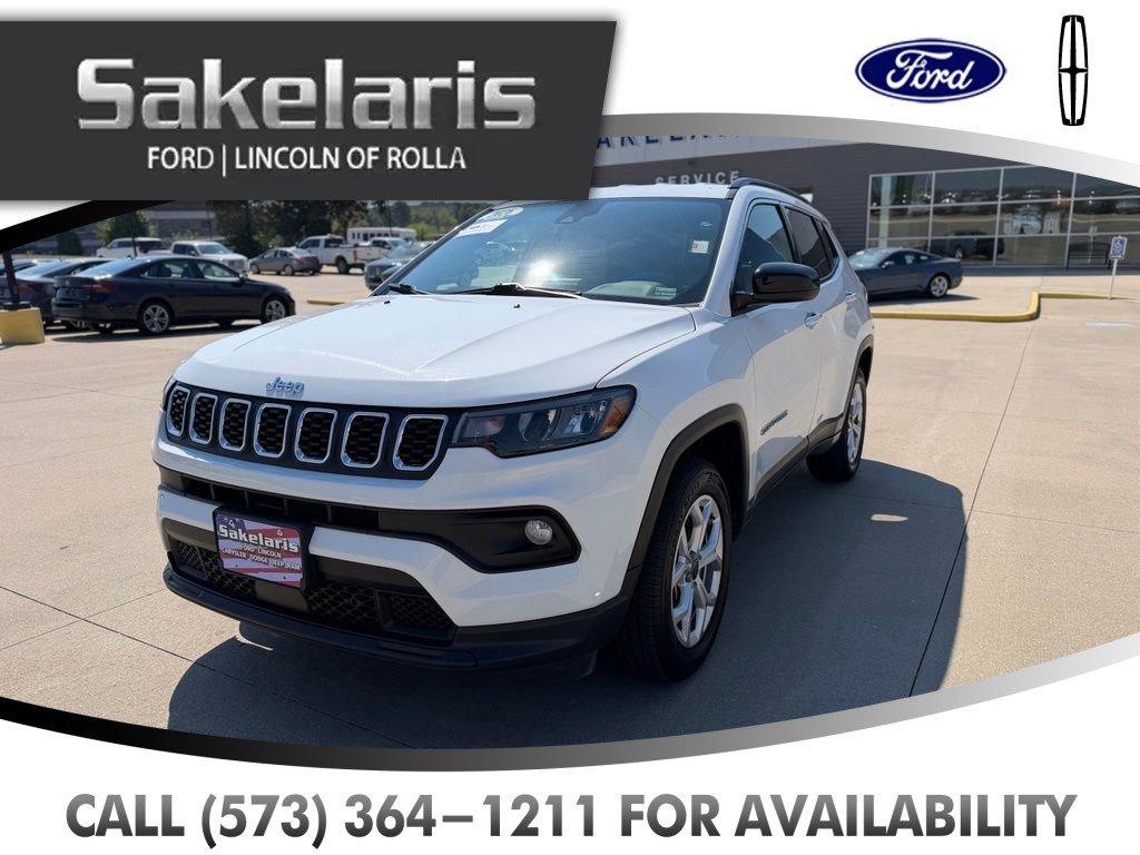 Used 2025 Jeep Compass Latitude AWD/4WD image 1