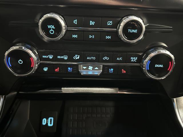 Certified 2022 Ford F150 Platinum w/ Equipment Group 701A High image 22