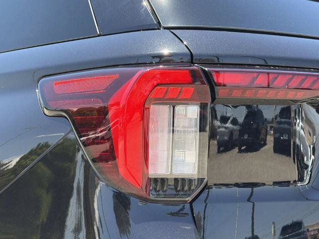 Certified 2025 Ford Explorer ST-Line RWD image 8