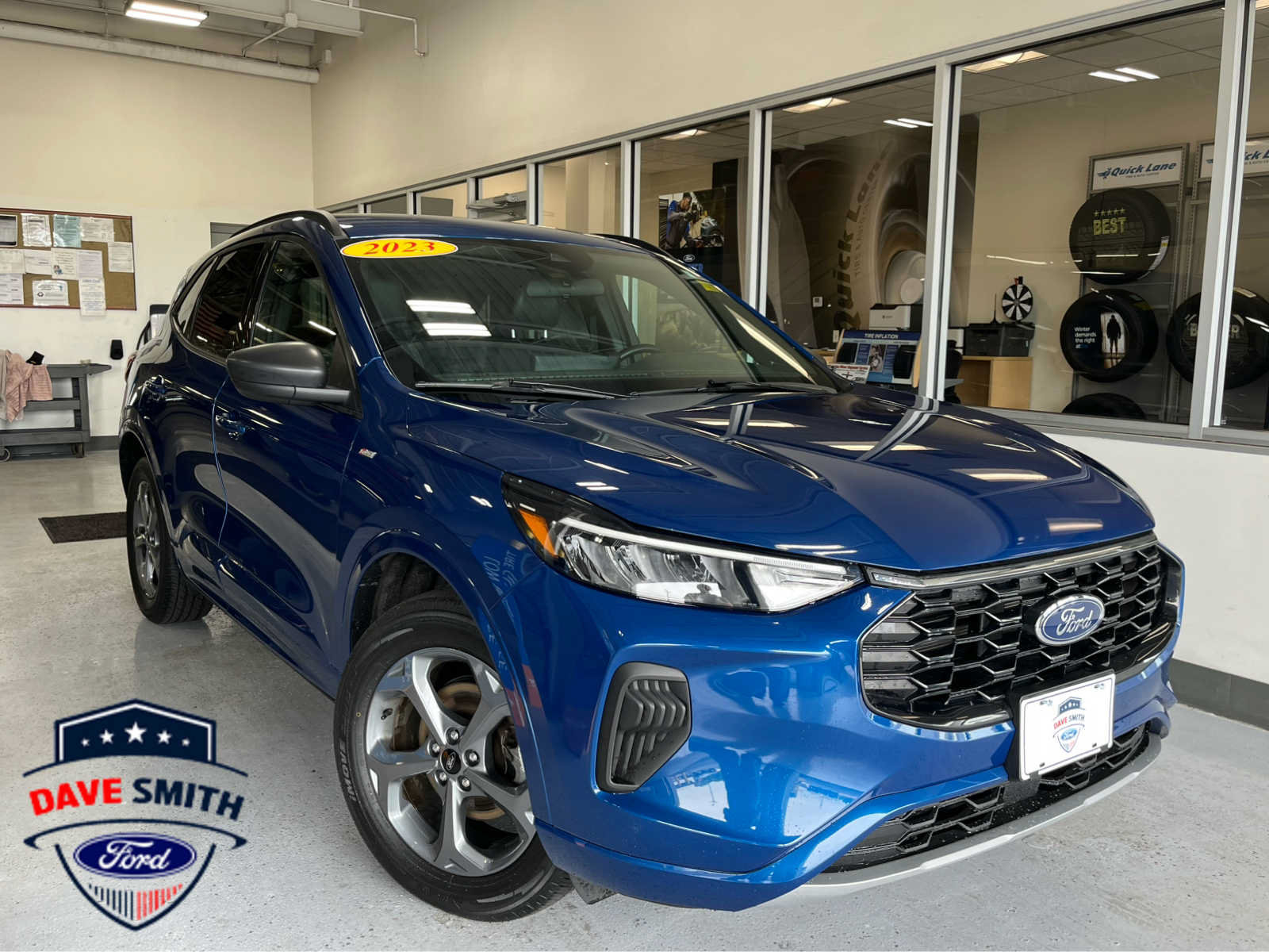 Certified 2023 Ford Escape ST-Line w/ Tech Pack #1 AWD/4WD image 1