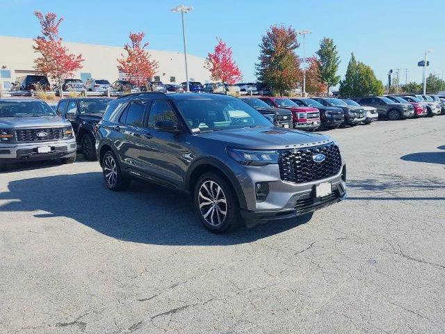 Certified 2025 Ford Explorer ST-Line AWD/4WD image 2