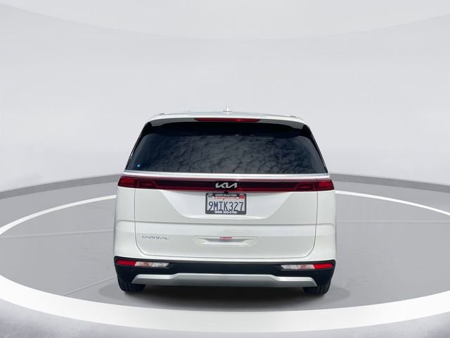 Used 2024 Kia Carnival EX image 6