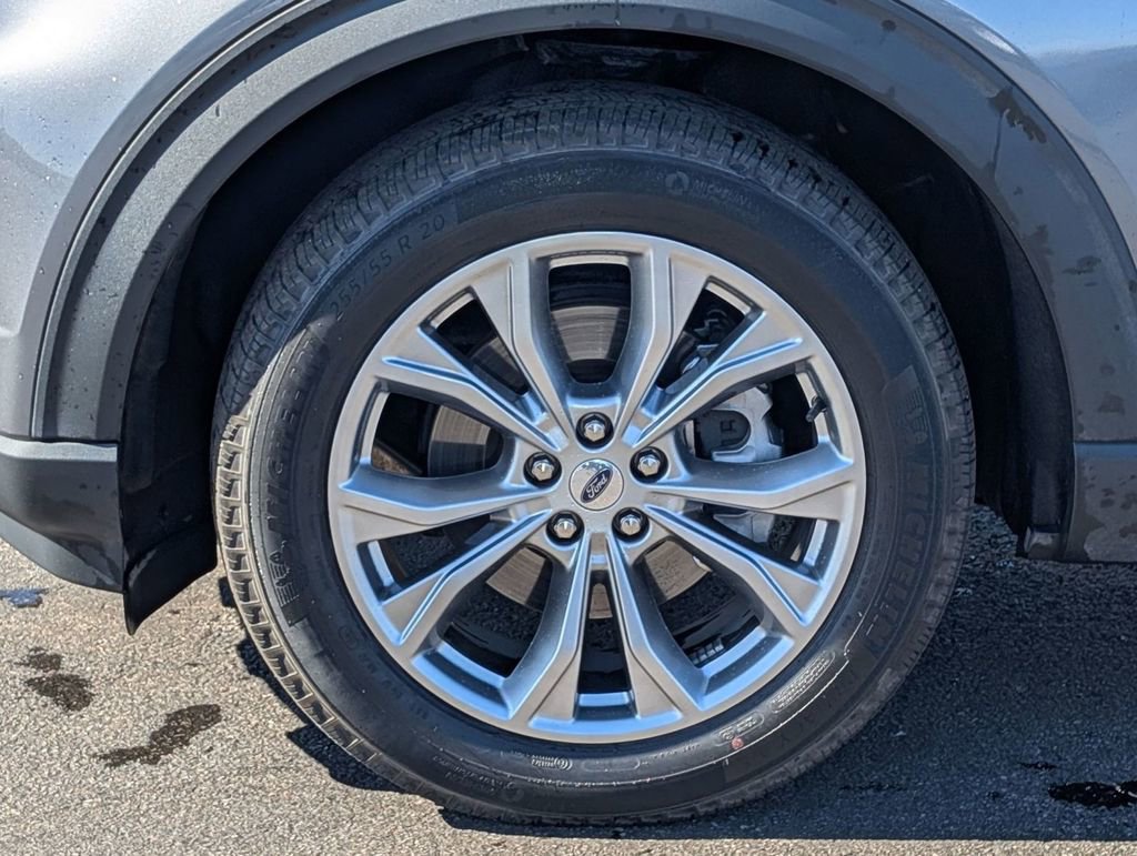 Certified 2021 Ford Explorer XLT w/ Equipment Group 202A image 16