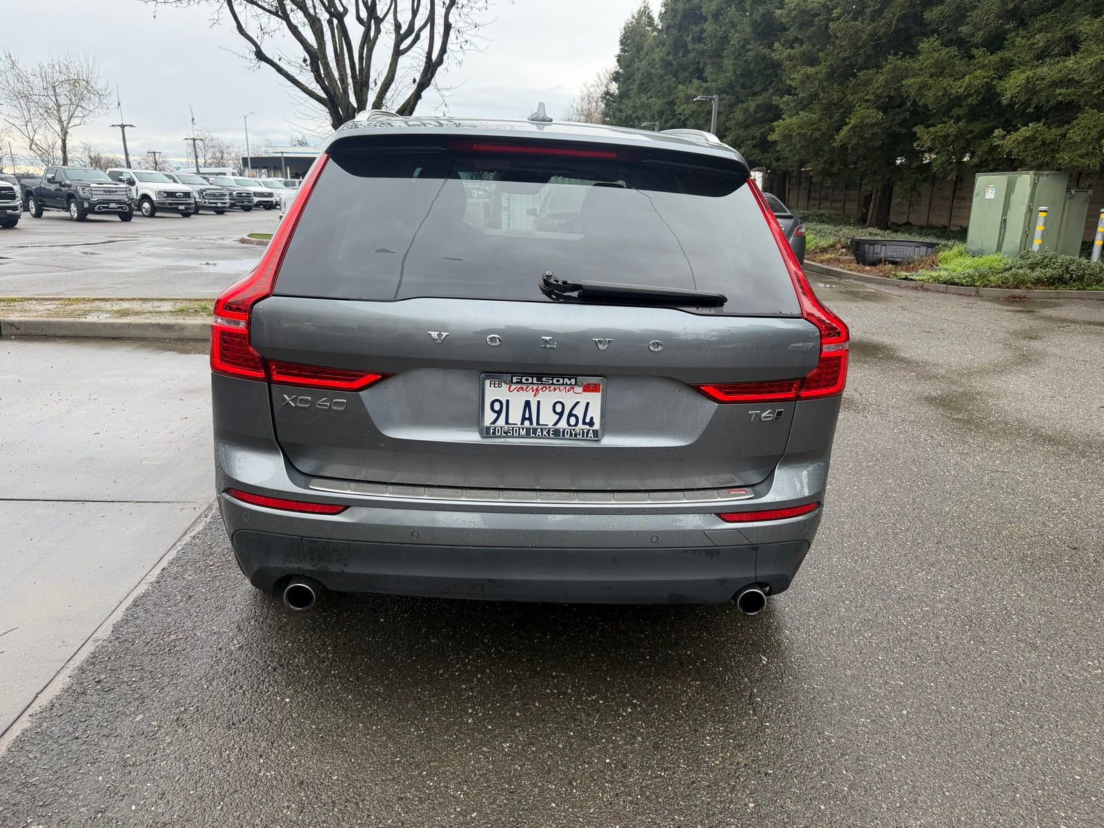 Used 2021 Volvo XC60 T6 Momentum image 4