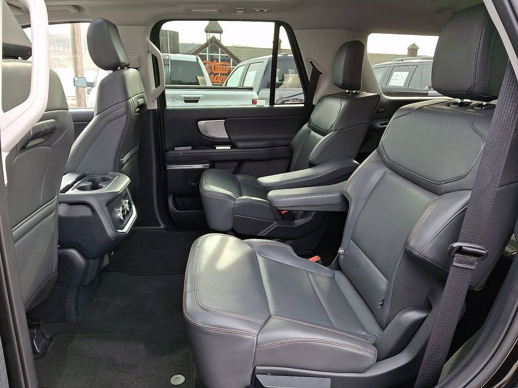 Certified 2025 Ford Expedition Active image 10