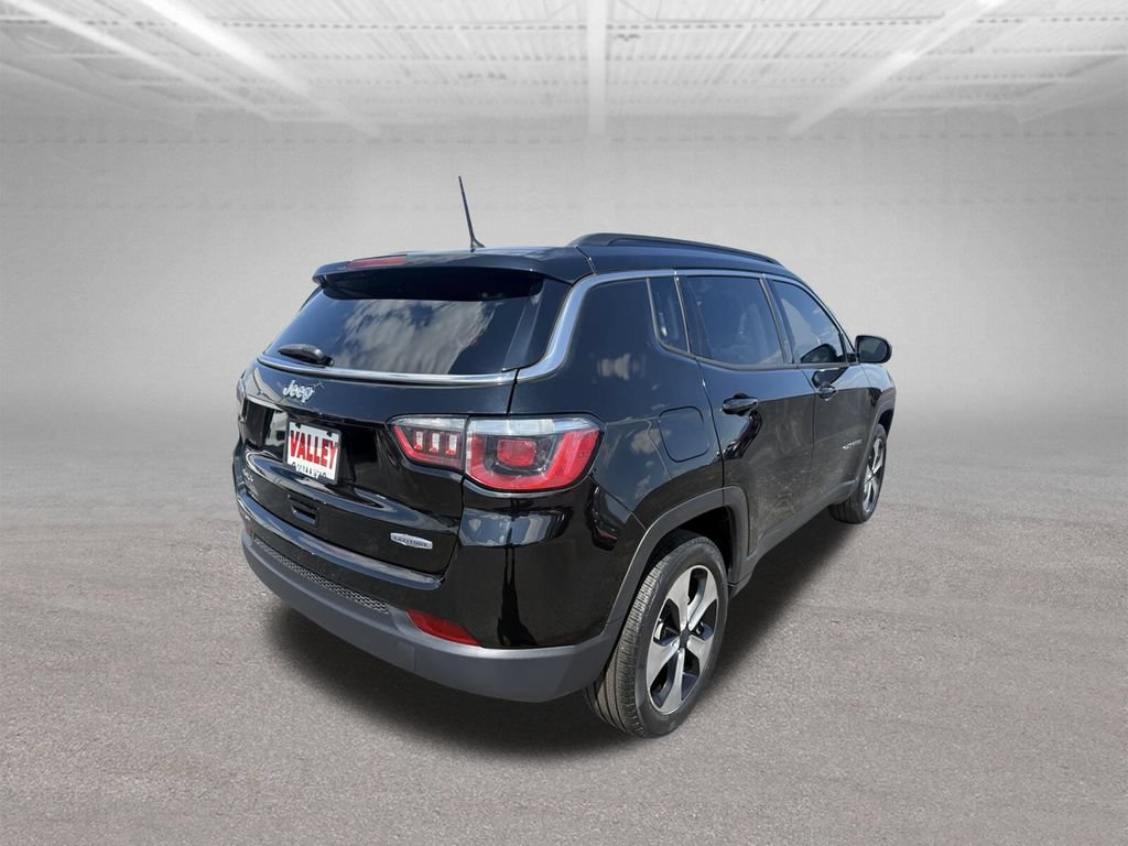 Used 2018 Jeep Compass Latitude AWD/4WD image 4