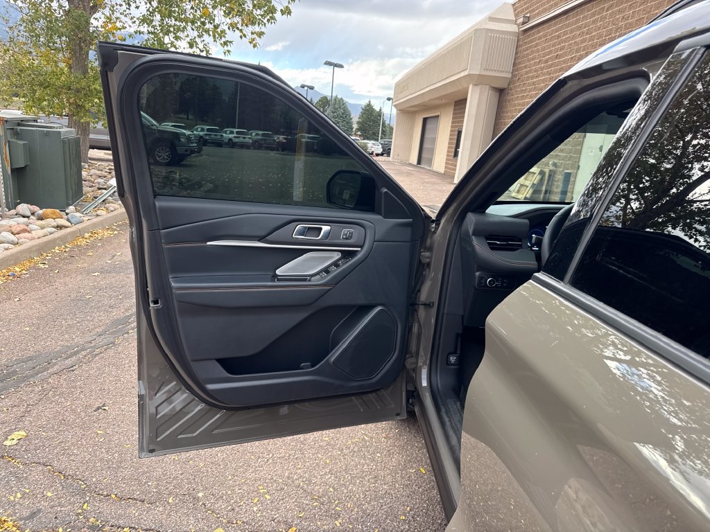 Certified 2026 Ford Explorer ST AWD/4WD image 10