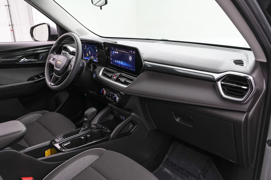 Used 2024 Chevrolet TrailBlazer LT w/ Driver Confidence Package FWD image 21