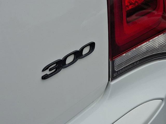 Used 2023 Chrysler 300 Touring L w/ Comfort Group image 31