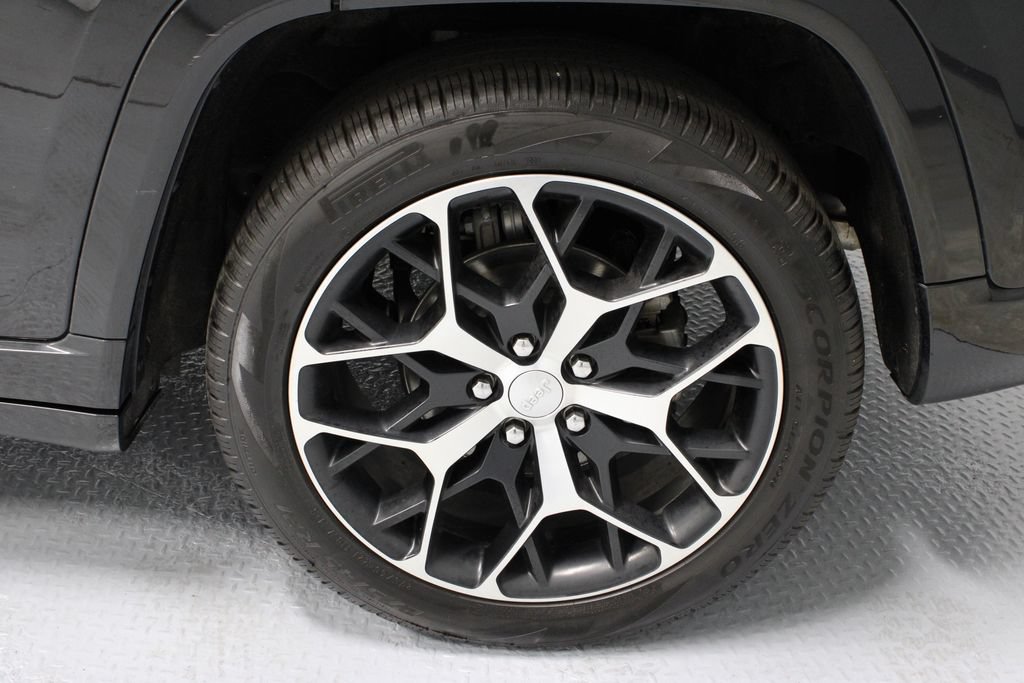 Used 2024 Jeep Grand Cherokee Summit AWD/4WD image 20