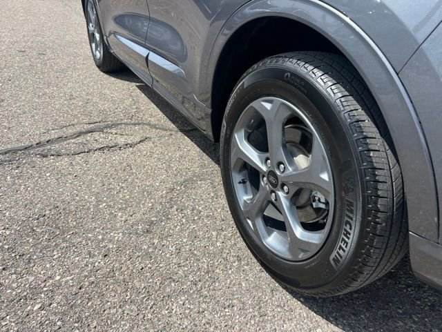 Certified 2024 Ford Escape ST-Line w/ Tech Pack #1 AWD/4WD image 7