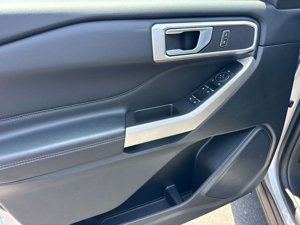 Certified 2023 Ford Explorer XLT RWD image 21
