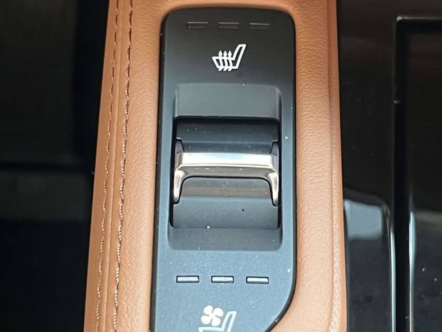 Used 2025 Kia Telluride AWD image 32