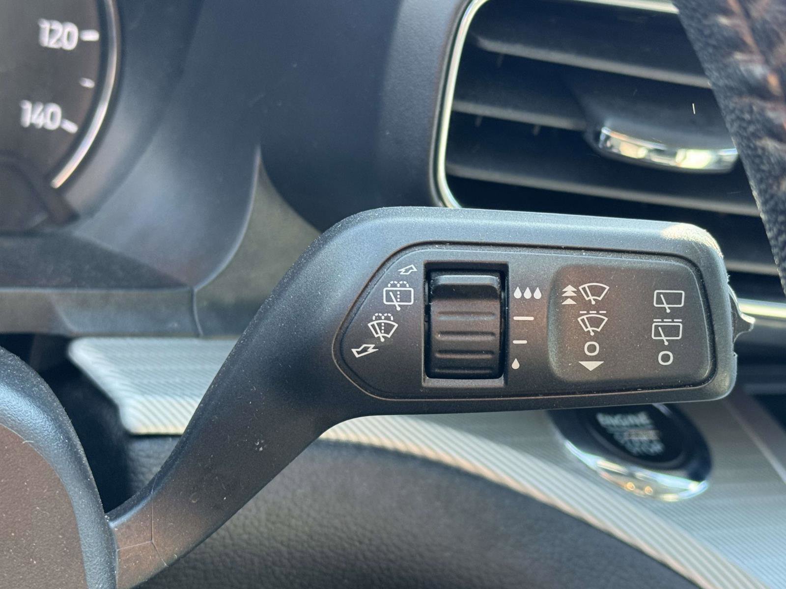 Certified 2022 Ford Explorer XLT w/ Equipment Group 202A image 21