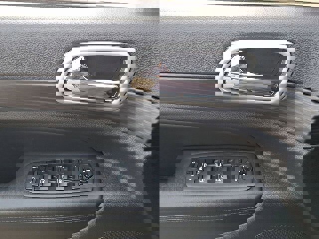 Used 2021 Jeep Grand Cherokee Laredo X image 15