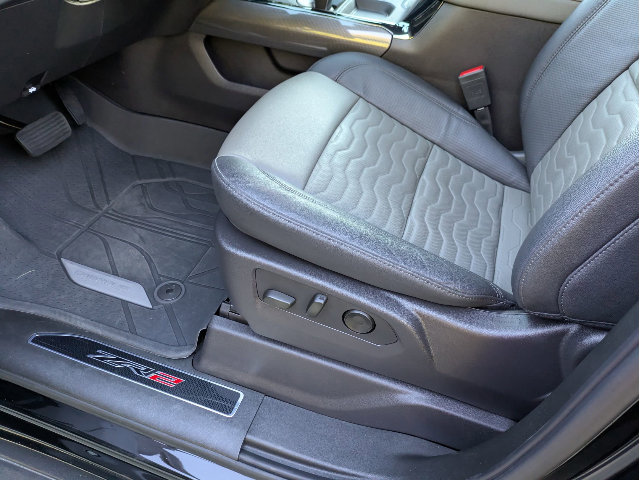 Used 2024 Chevrolet Silverado 1500 ZR2 w/ Technology Package image 14