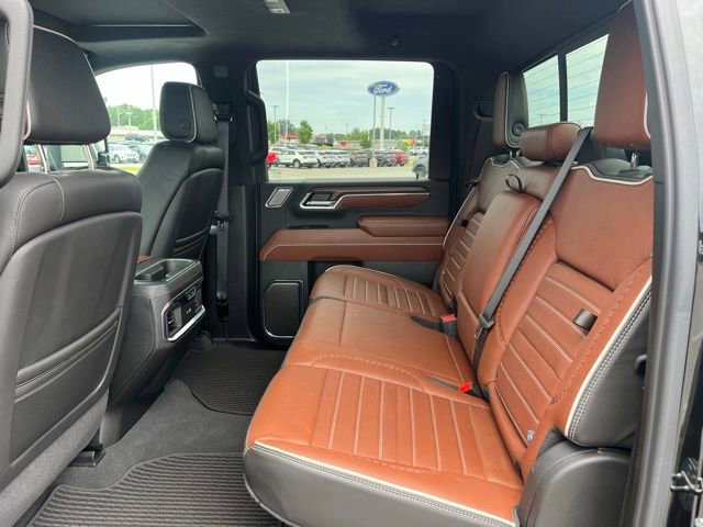 Used 2024 GMC Sierra 3500 Denali Ultimate AWD/4WD image 6