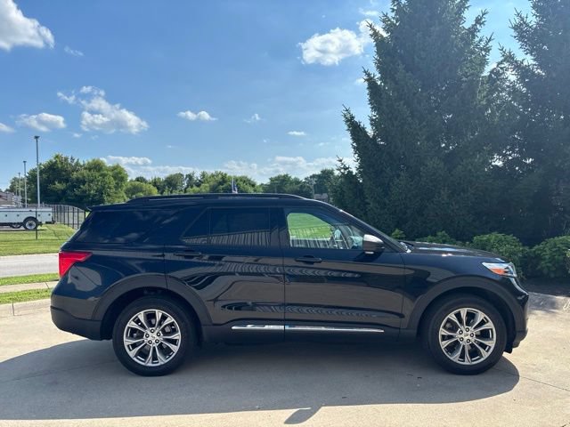 Certified 2023 Ford Explorer XLT w/ Equipment Group 202A AWD/4WD image 6