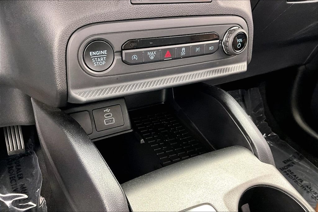 Certified 2025 Ford Bronco Sport Outer Banks w/ Outer Banks Tech Package+ AWD/4WD image 32