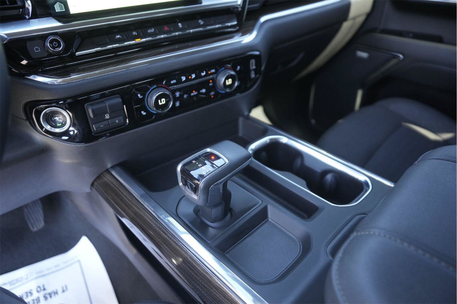Used 2024 Chevrolet Silverado 1500 LT Trail Boss w/ Convenience Package II AWD/4WD image 28