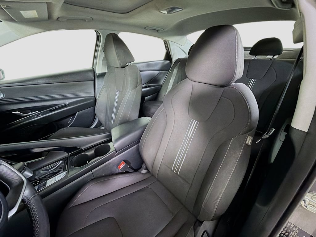 Used 2024 Hyundai Elantra SEL w/ Convenience Package FWD image 14