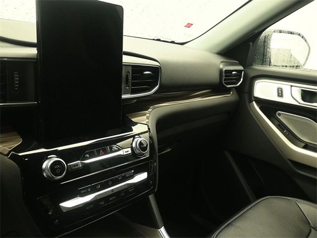Certified 2022 Ford Explorer Limited w/ Limited Technology Package image 14
