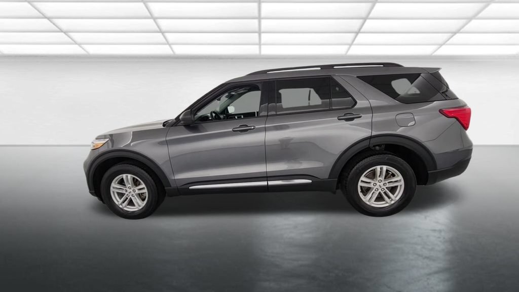Certified 2024 Ford Explorer XLT w/ Equipment Group 202A AWD/4WD image 6
