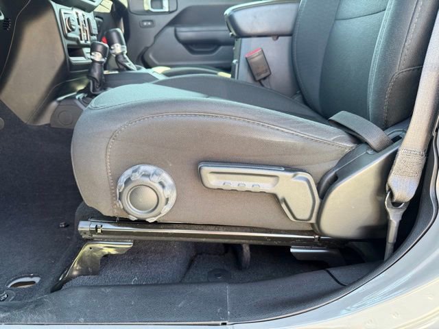 Used 2023 Jeep Wrangler Sport S image 9