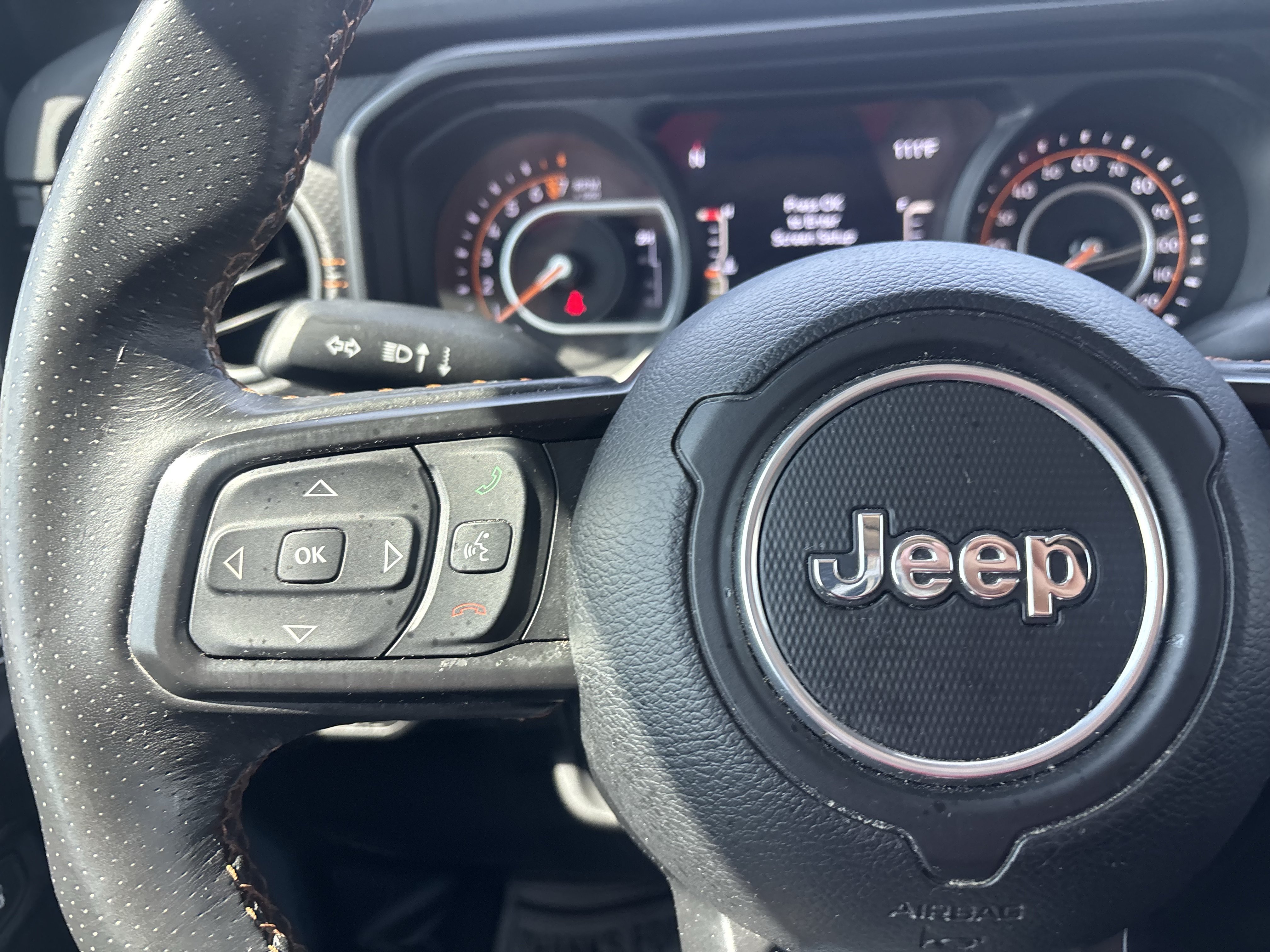 Used 2025 Jeep Gladiator Mojave AWD/4WD image 28