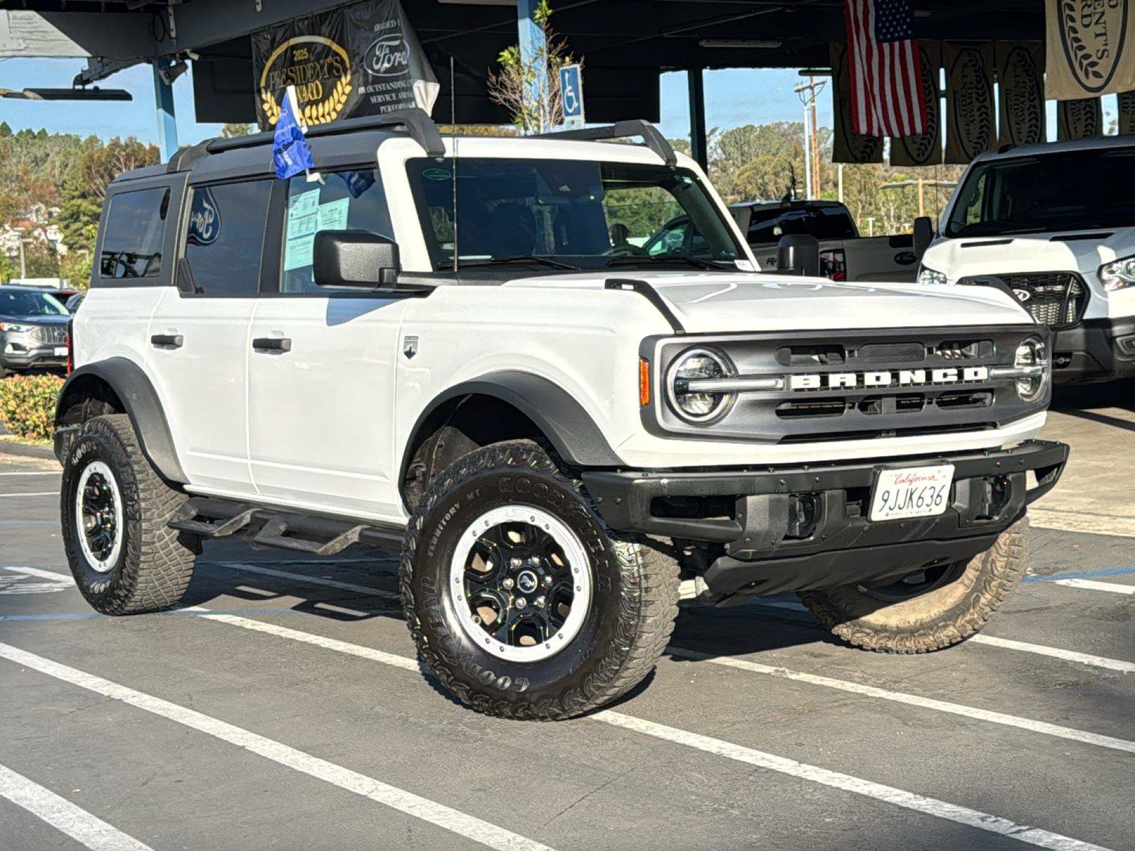 Certified 2023 Ford Bronco Big Bend w/ Sasquatch Package AWD/4WD image 2