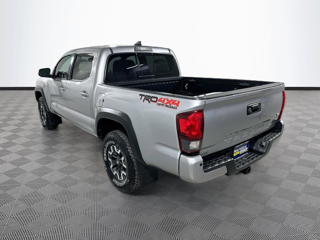 Used 2019 Toyota Tacoma TRD Off-Road AWD/4WD image 8