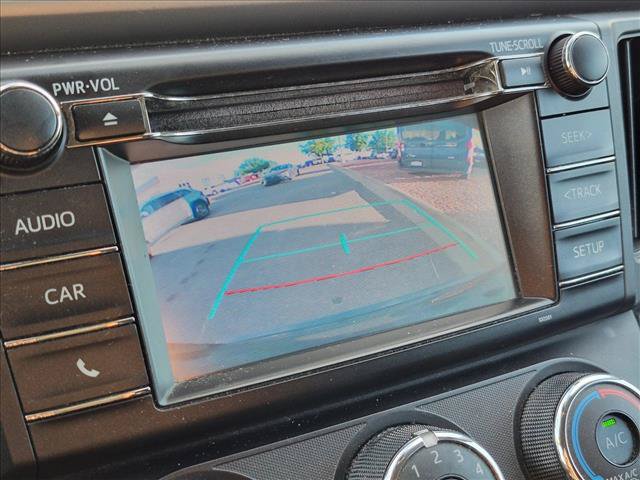 Used 2018 Toyota RAV4 LE FWD image 12