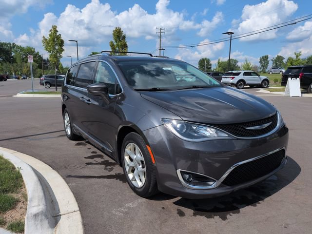 Used 2018 Chrysler Pacifica Touring-L Plus w/ Tire & Wheel Group FWD image 7