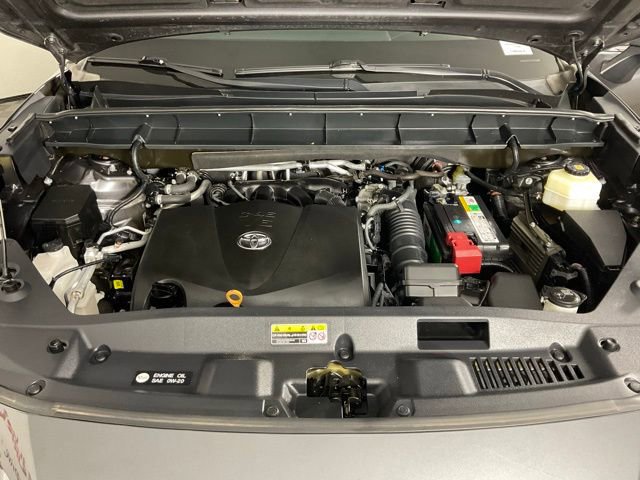 Used 2020 Toyota Highlander XLE image 9