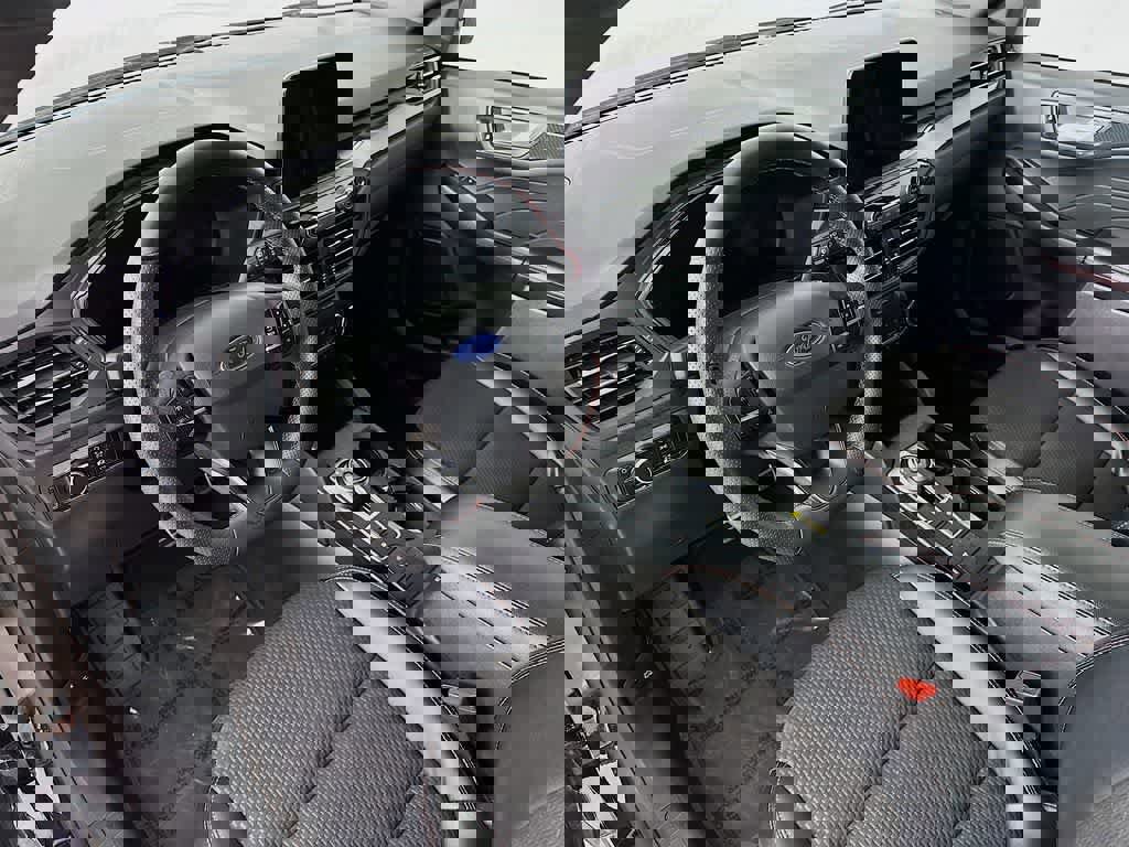 Certified 2023 Ford Escape ST-Line image 9