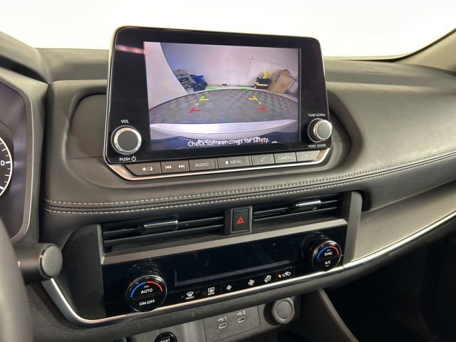 Used 2025 Nissan Rogue SV AWD/4WD image 12