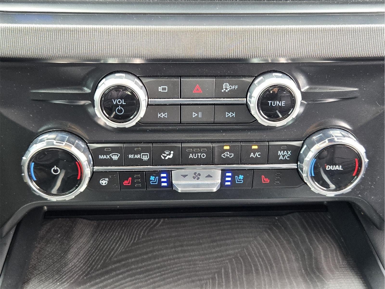 Certified 2025 Ford F250 Platinum AWD/4WD image 18