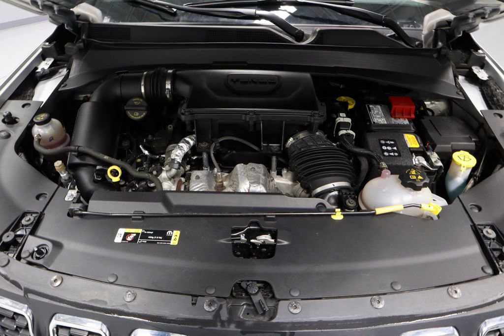 Used 2025 Jeep Compass Latitude image 15