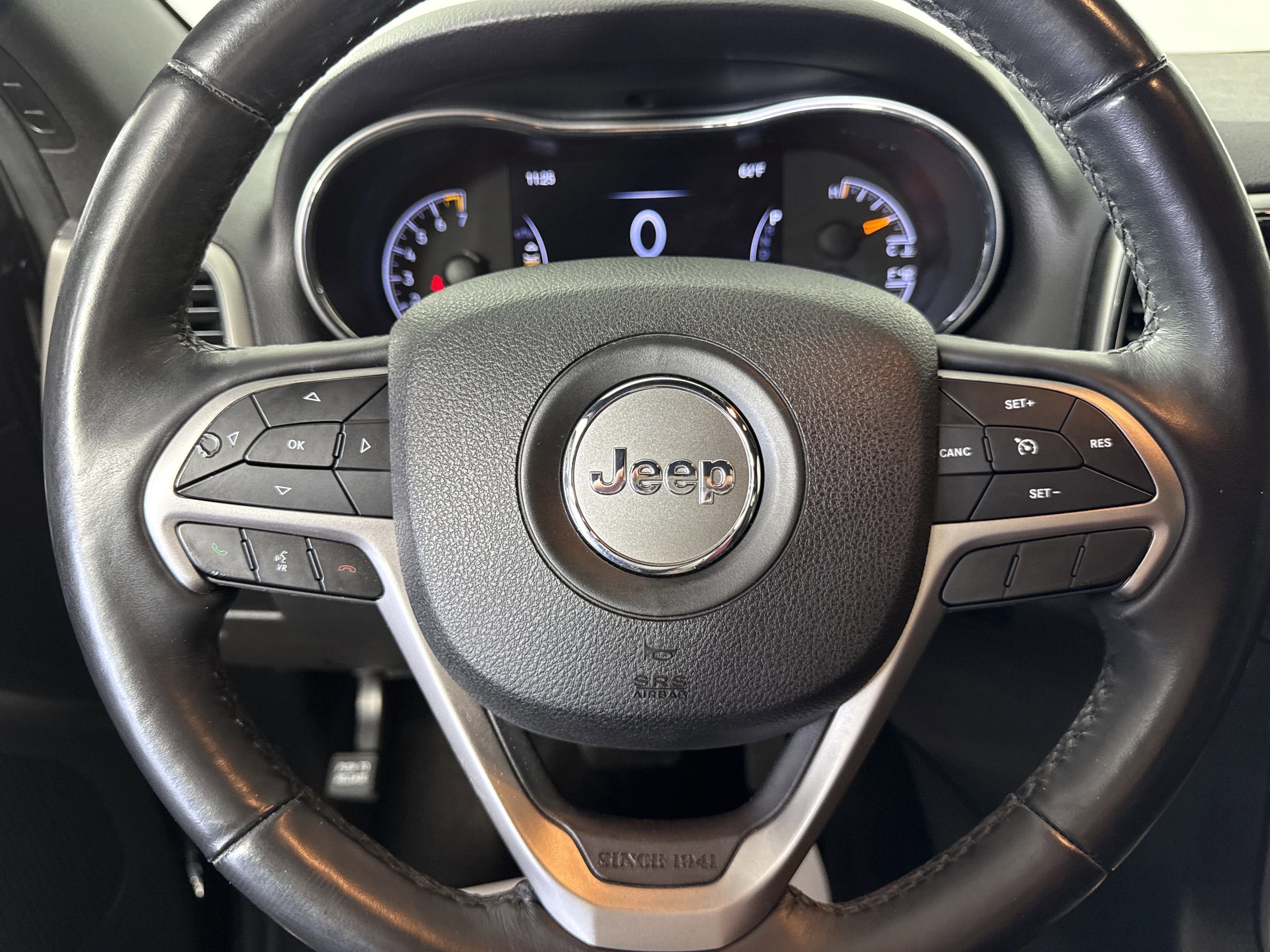 Used 2018 Jeep Grand Cherokee Altitude image 26
