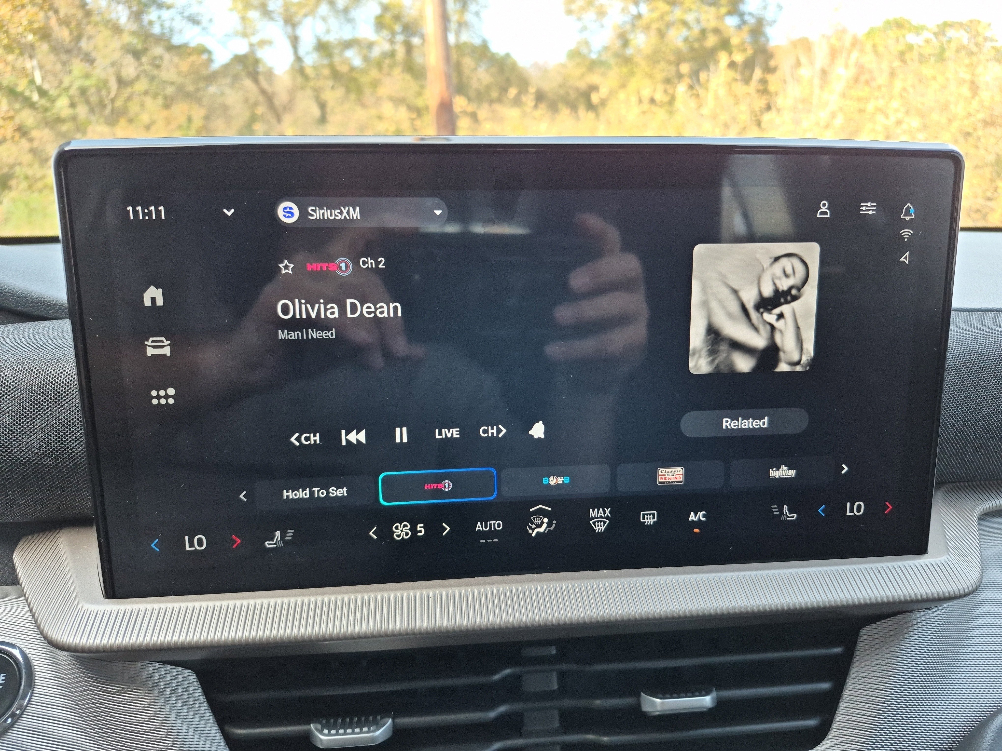 Certified 2025 Ford Explorer Active image 34