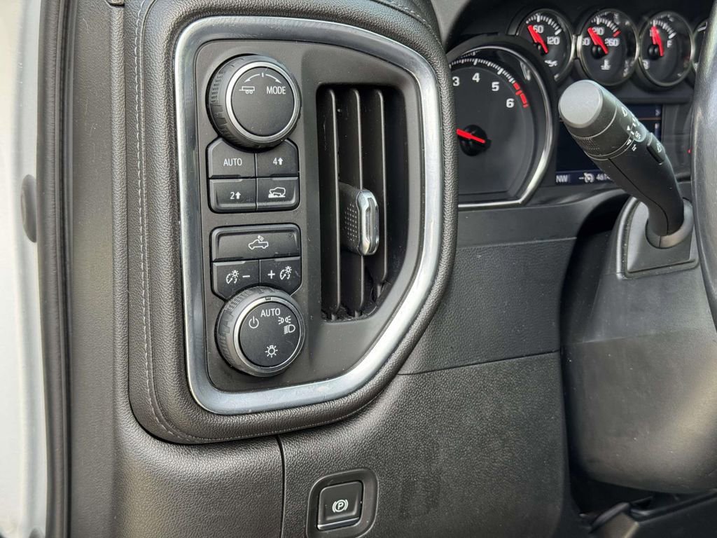 Used 2022 Chevrolet Silverado 1500 LT image 15